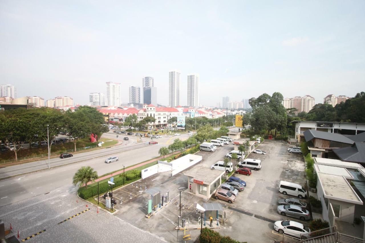 Tropical Hotel Kota Damansara Exterior foto